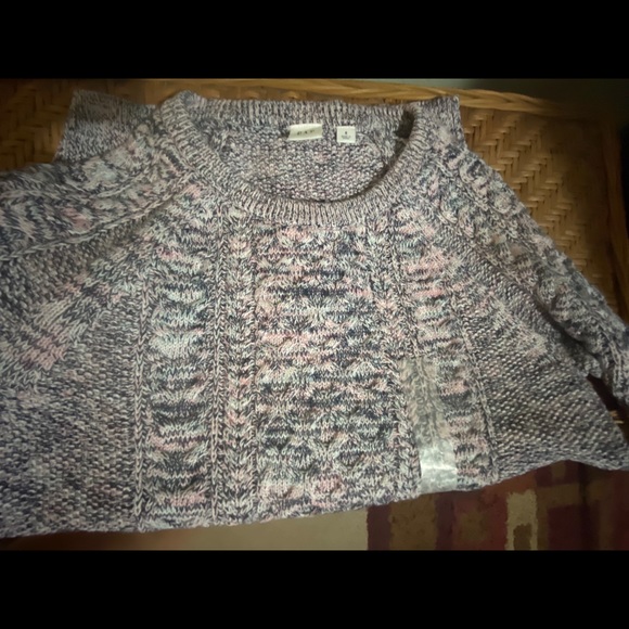 Sweater - Picture 3 of 8